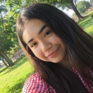 Meet your Posher, Alexia